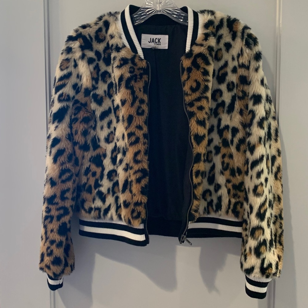 NWOT Jack by BB Dakota Leopard Faux Fur Bomber: Sm - Picture 4 of 5